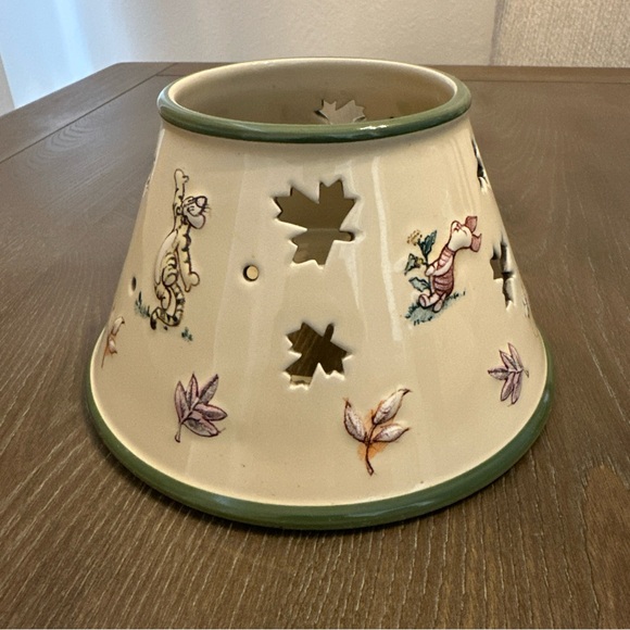 Vtg WDW DISNEY WINNIE THE POOH & FRIENDS CERAMIC JAR CANDLE‎ "LAMP SHADE" TOPPER - Picture 2 of 7